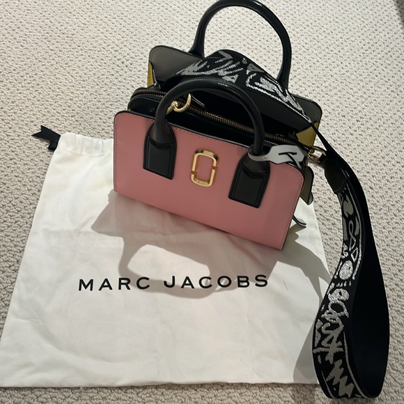 Marc Jacobs purse - Picture 1 of 10